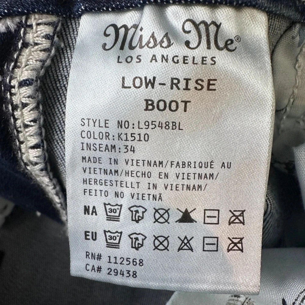 Miss Me Low Rise Boot Bootcut Jeans 28 Medium Wash Star L9548BL Rhinestone